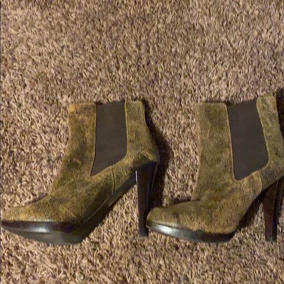 Michael Kors size 10 tan High heeled boots - Picture 1 of 7